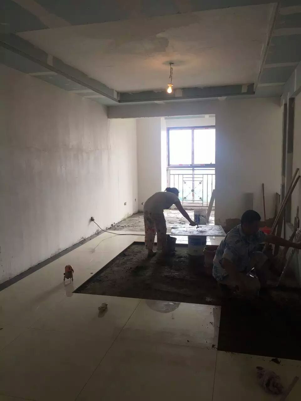智雅宾利花园装修施工现场图