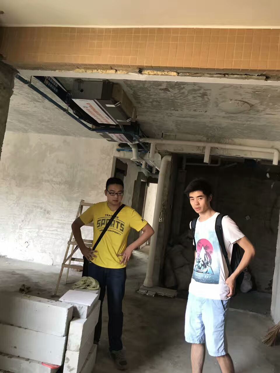 成都三利云锦二手房装修施工现场图