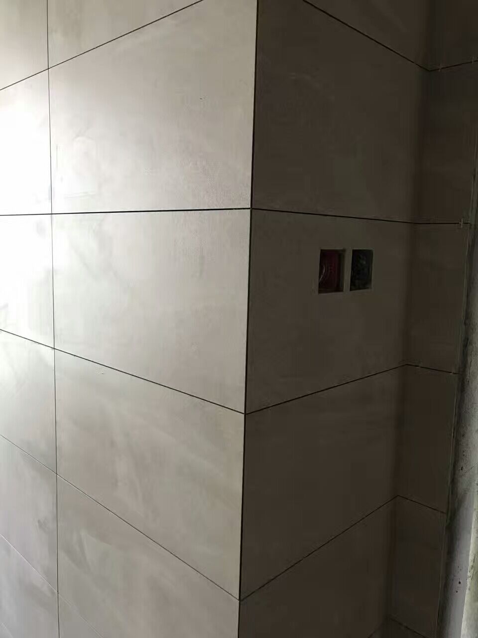 成都三利云锦装修施工现场贴砖验收图