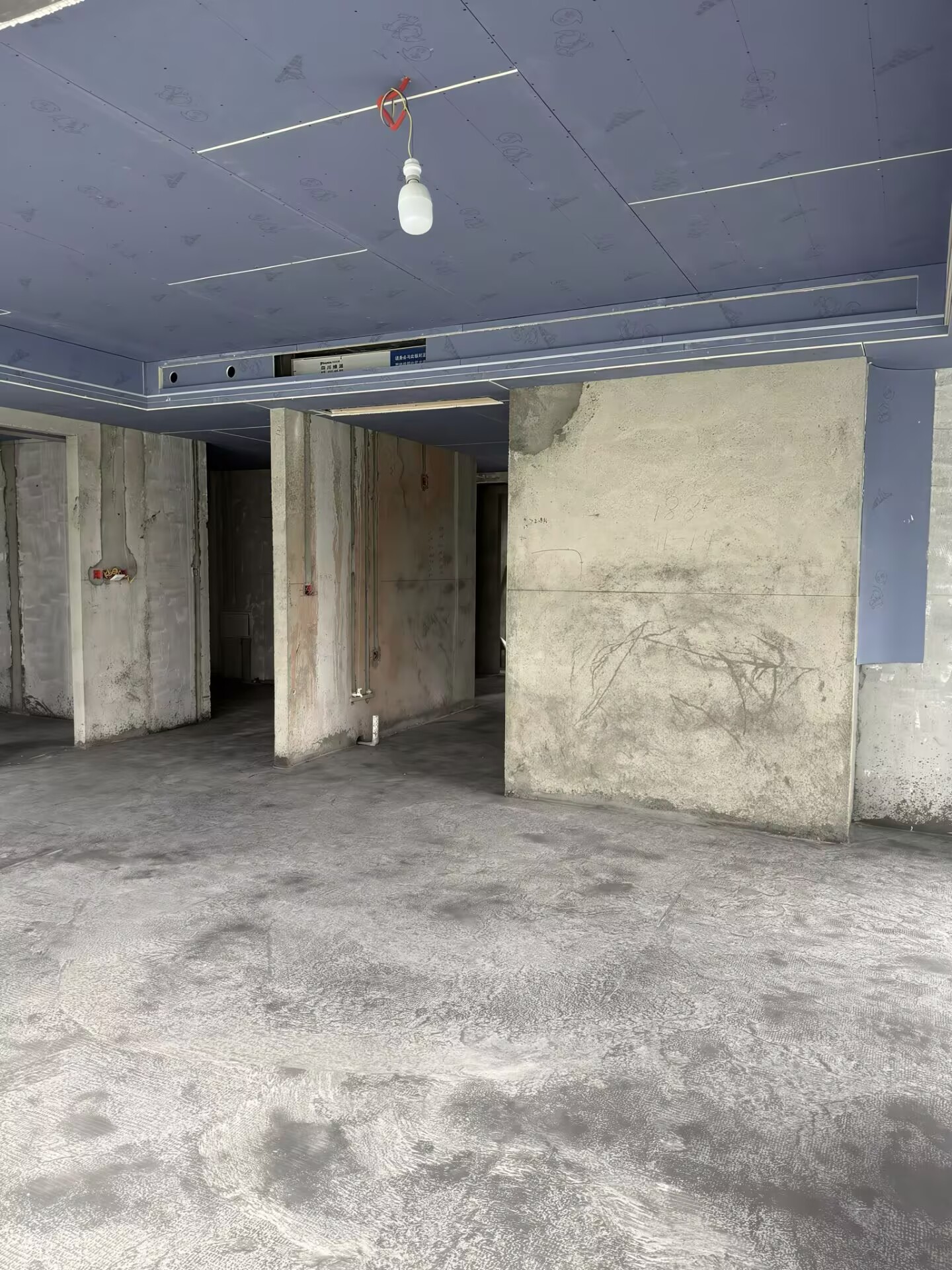 成都大平层装修吊顶实拍：华天杉河+锦江府南苑在建工地，木作吊顶工艺标准解读