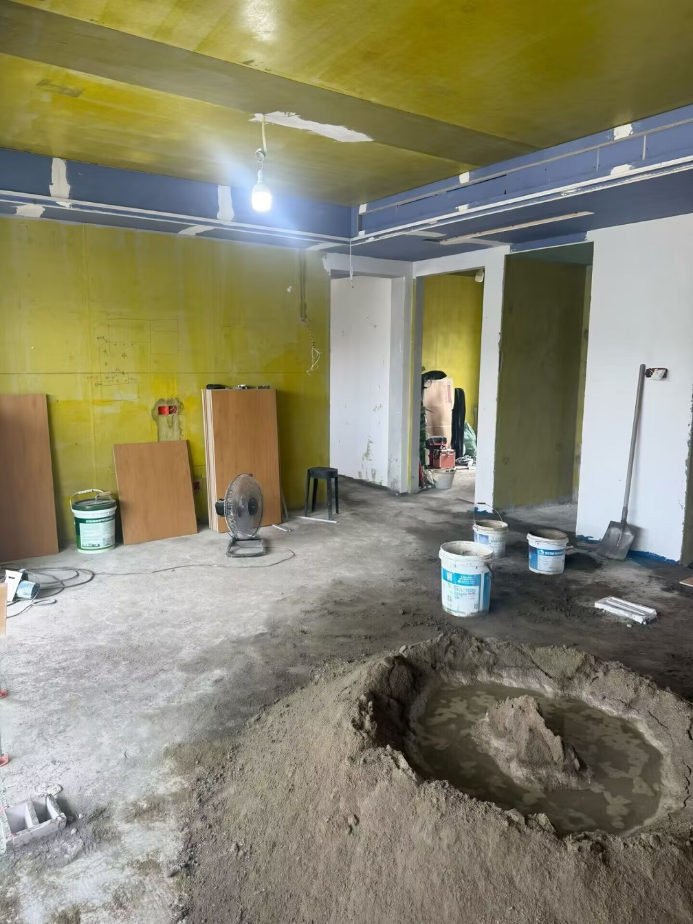 成都锦江区装修｜锦江悦府吊顶施工圆满收官，贴砖工序正式启动