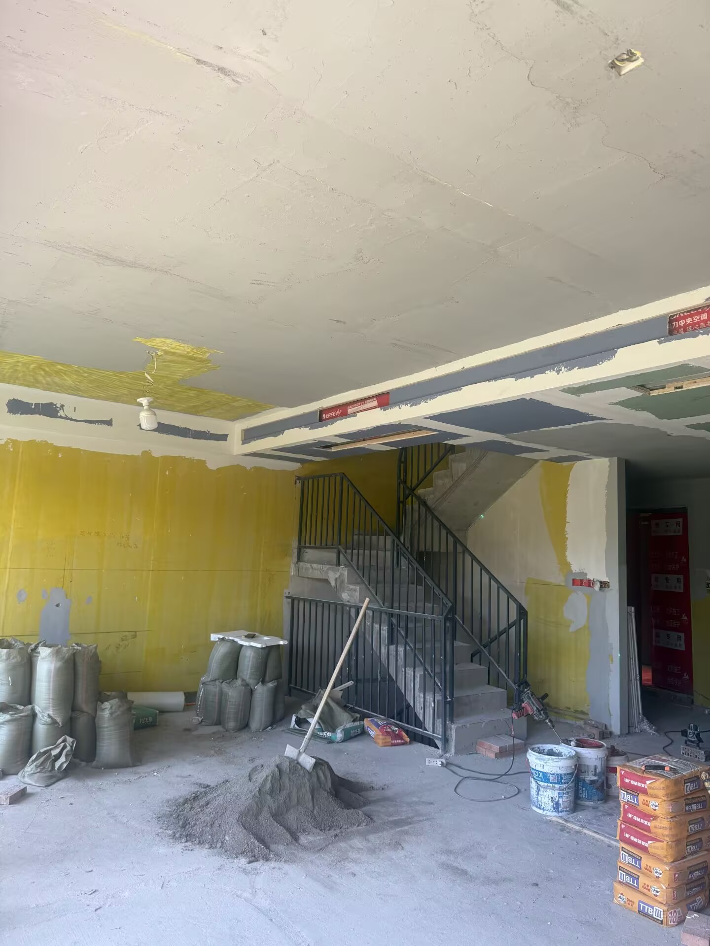 成都龙湖揽樾装修｜成华区别墅的在建半包工地