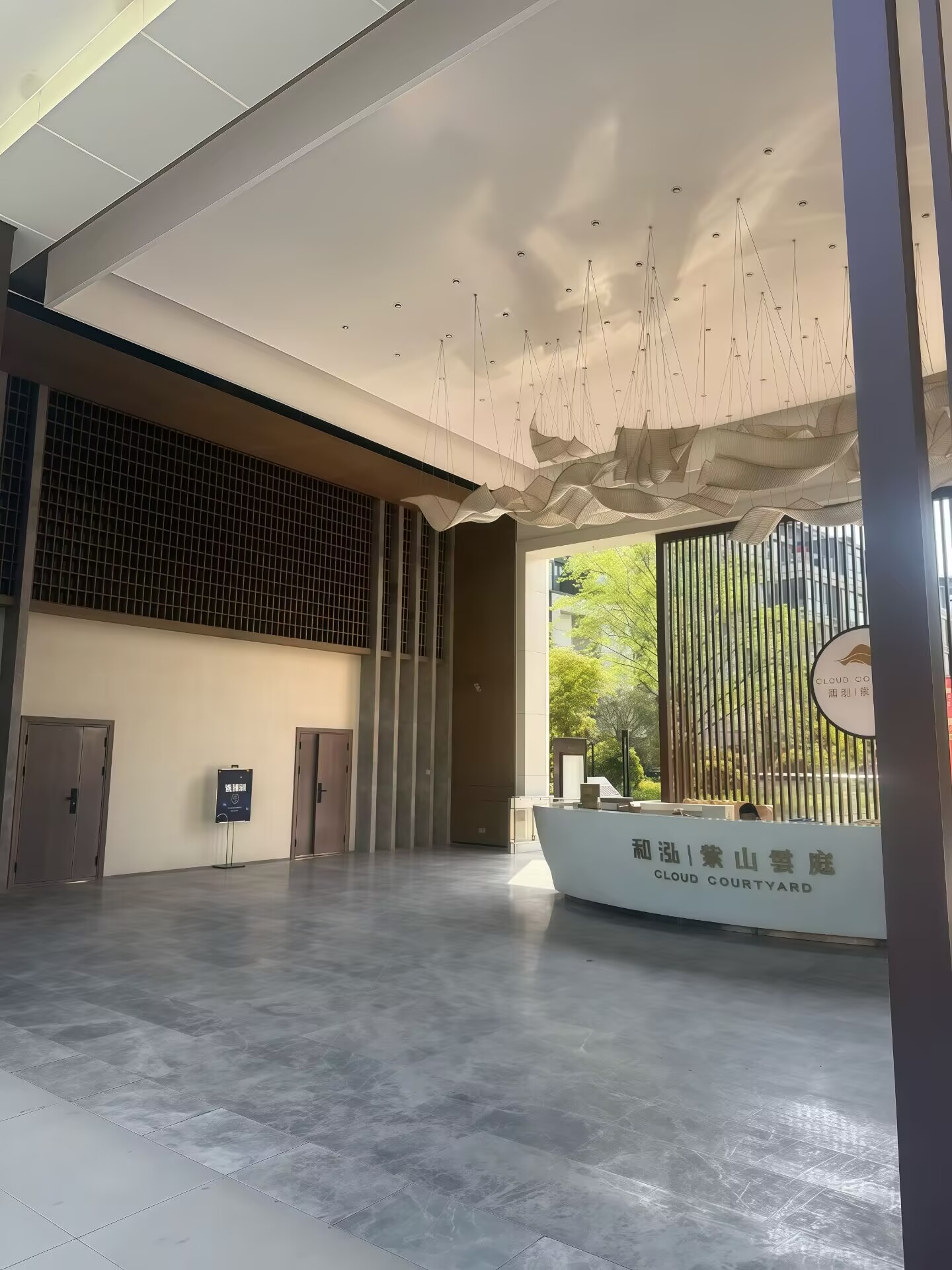 成都别墅装修｜龙泉和泓紫山云庭装修半包施工中